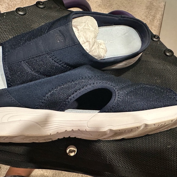 Navy blue slide one - Picture 2 of 7